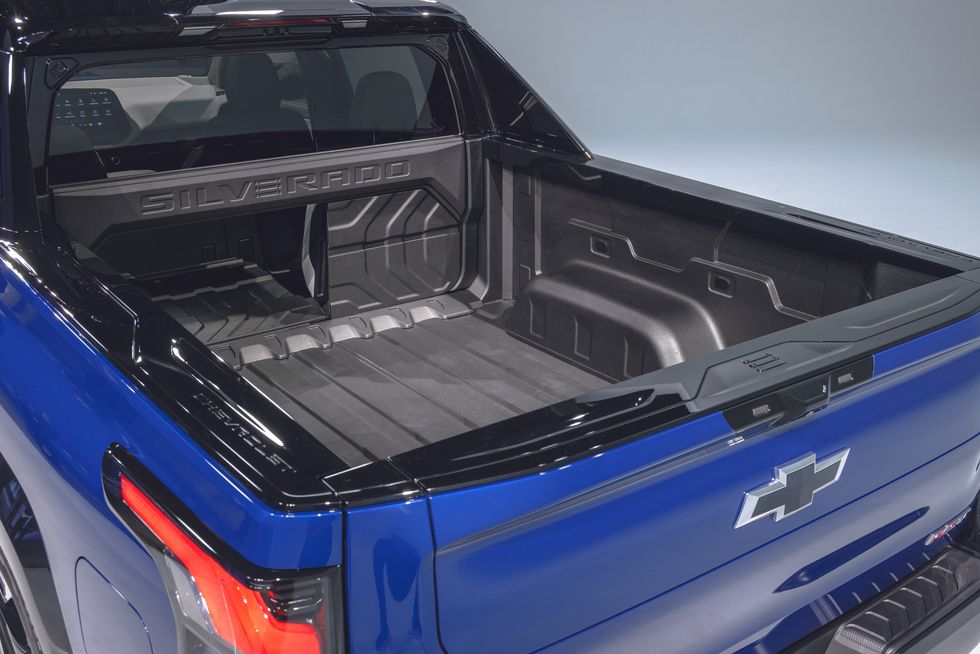 2024-chevrolet-silverado-ev-rst-121-1641310173.jpg