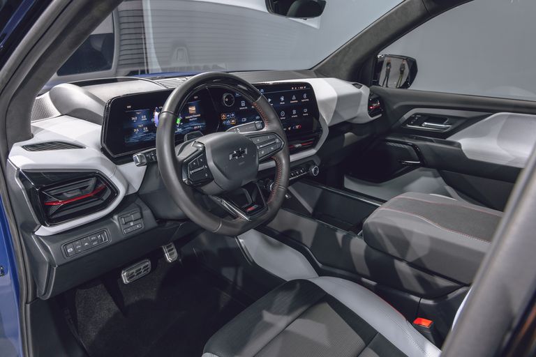 2024-chevrolet-silverado-ev-rst-149-1641310207.jpg