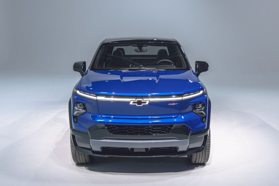 2024-chevrolet-silverado-ev-rst-334-1641310406.jpg