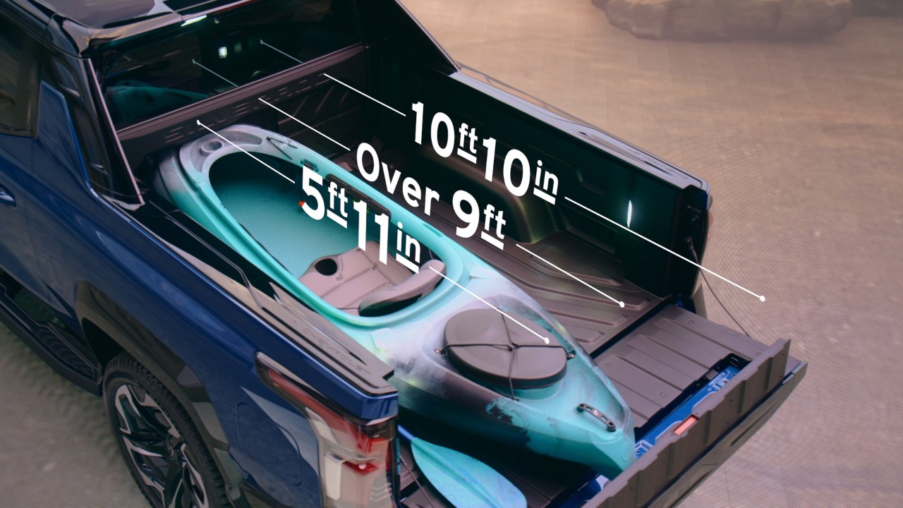 2024-Silverado-EV-RST-001.jpg
