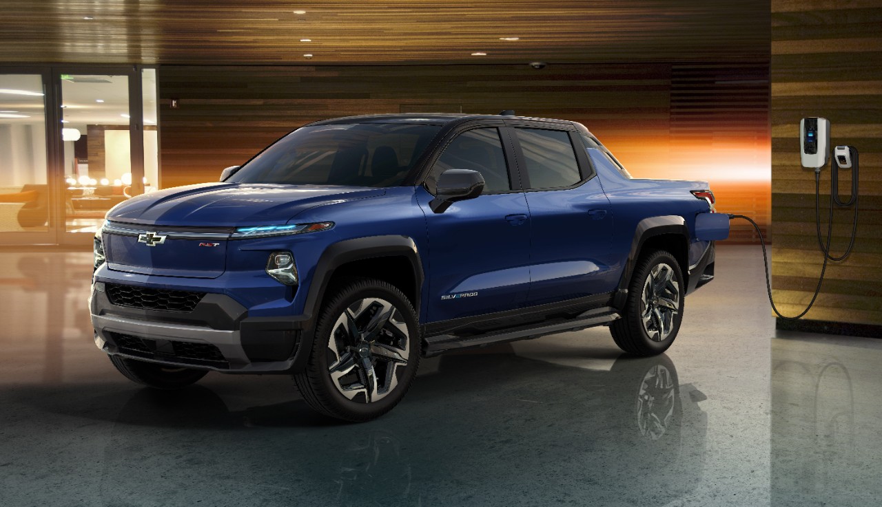 2024-Silverado-EV-RST-015.jpg