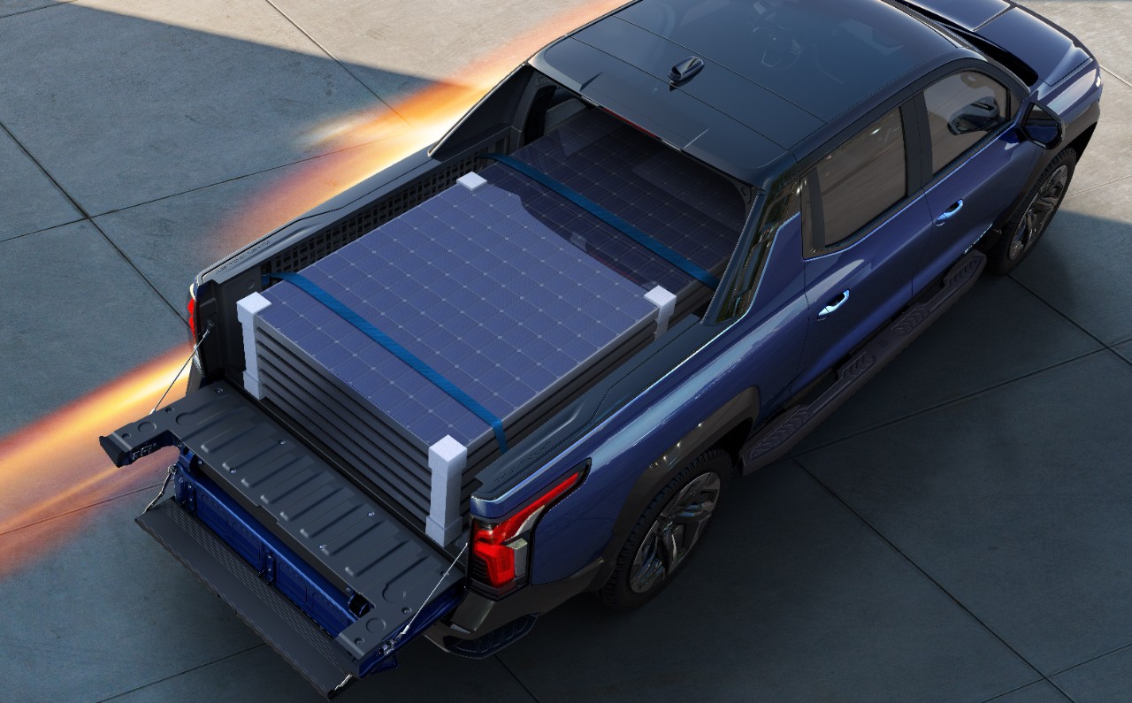 2024-Silverado-EV-RST-018.jpg