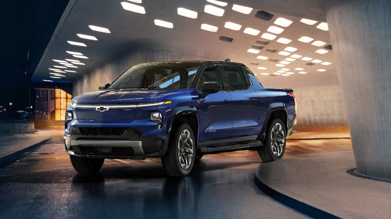 2024-Silverado-EV-RST-020.jpg