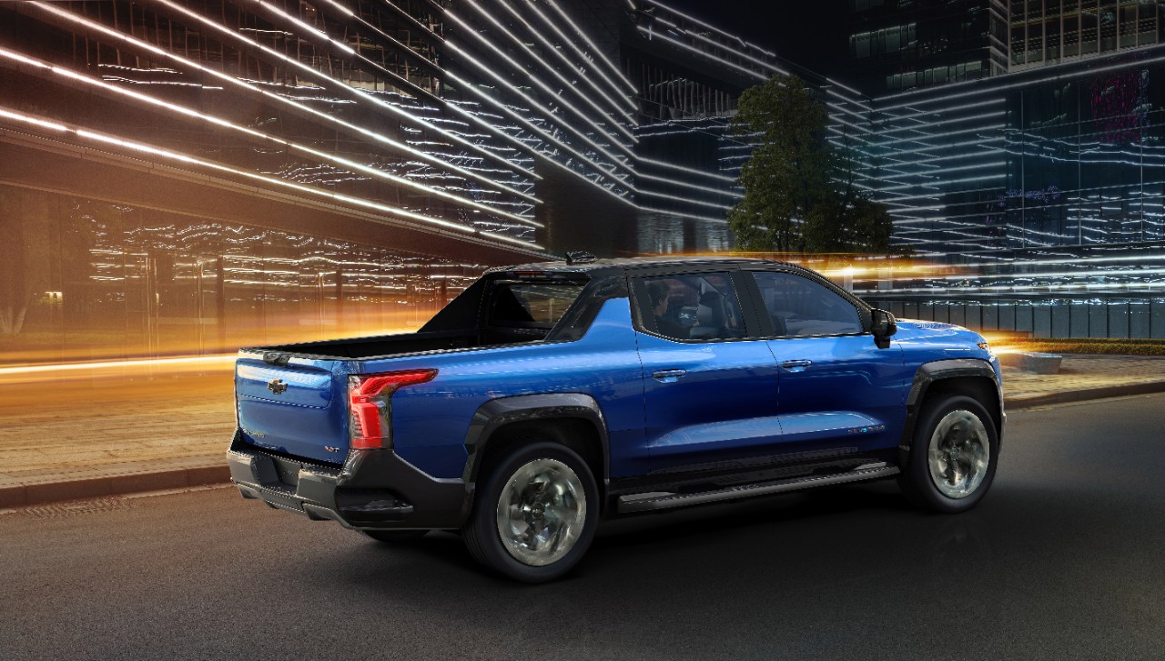 2024-Silverado-EV-RST-026.jpg