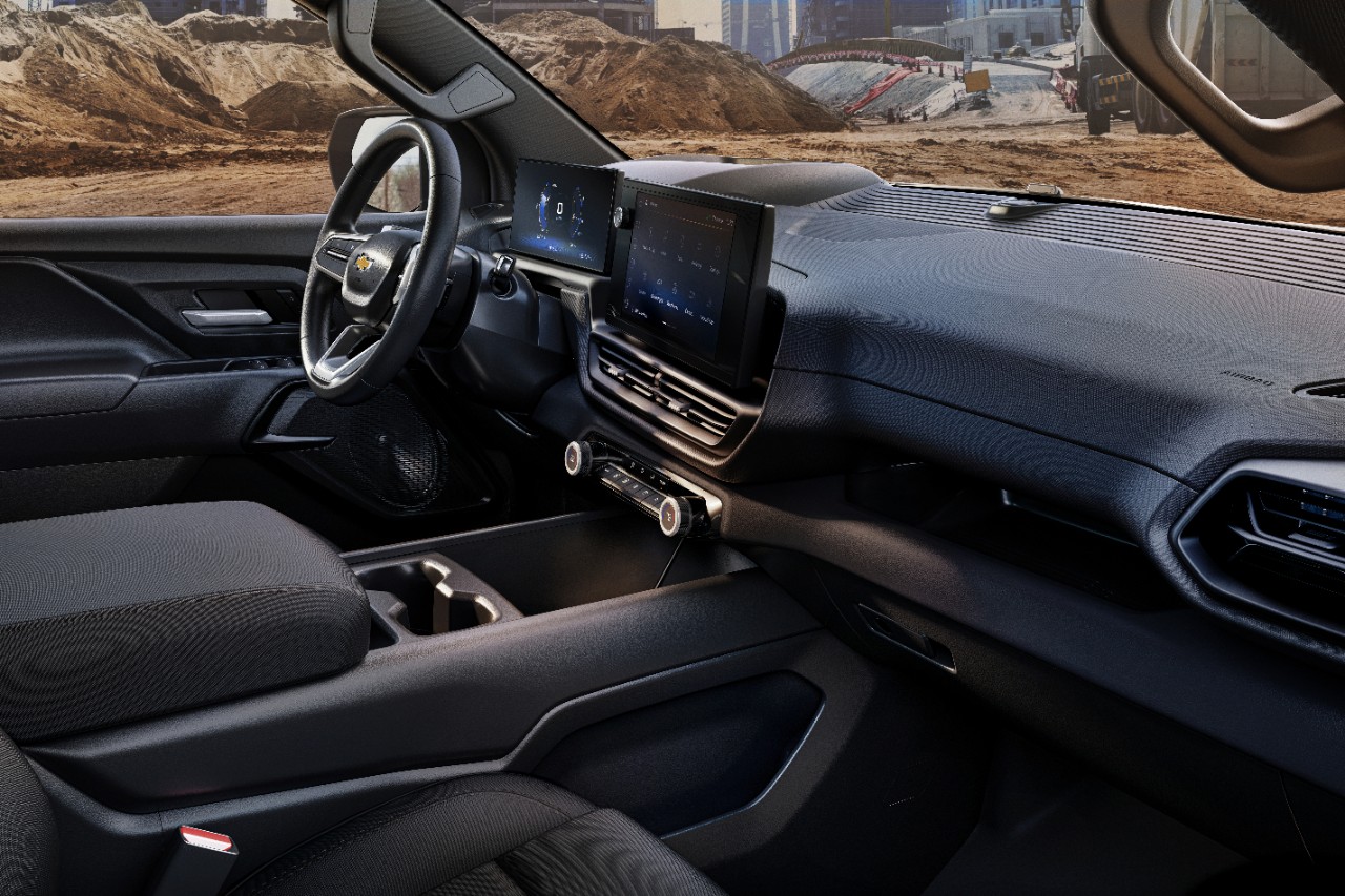 2024-Silverado-EV-WT-066.jpg
