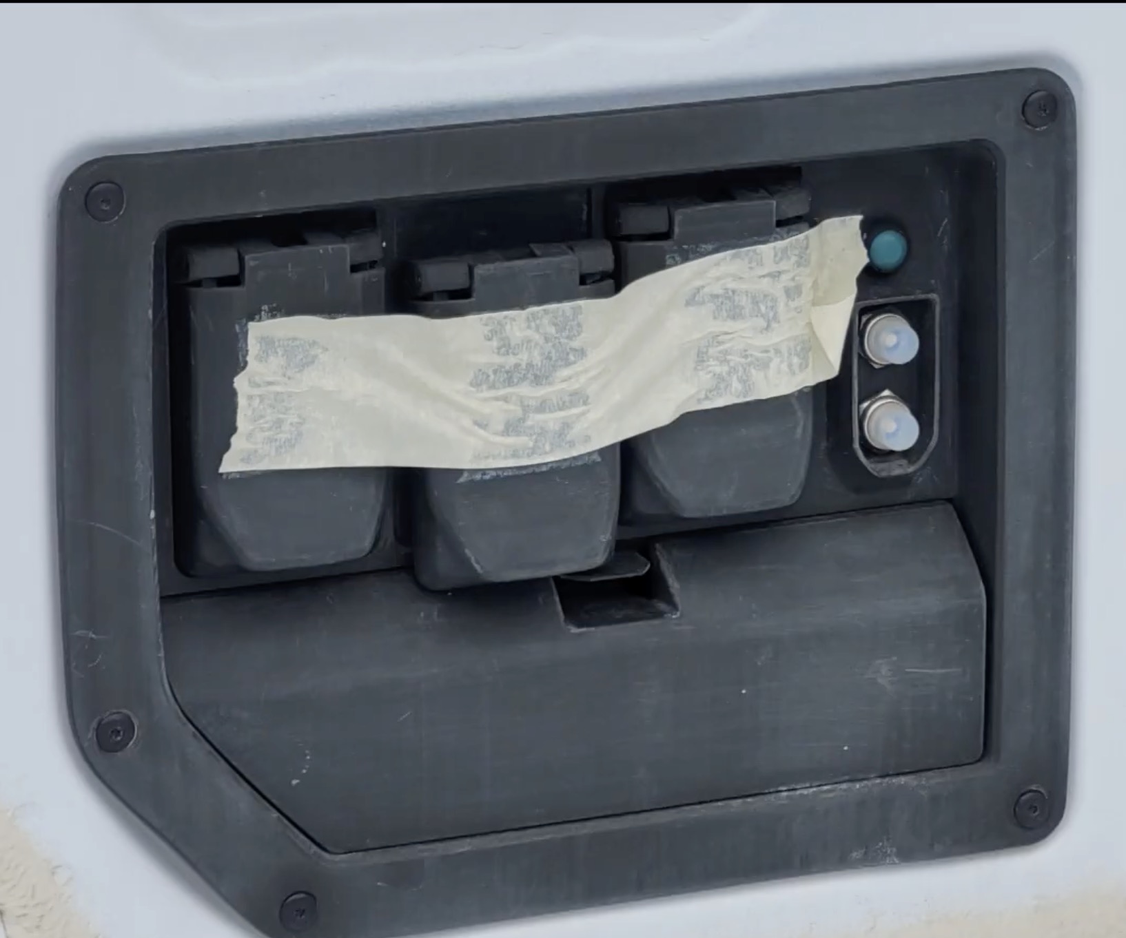 Silverado EV prototype spotted 13.jpg