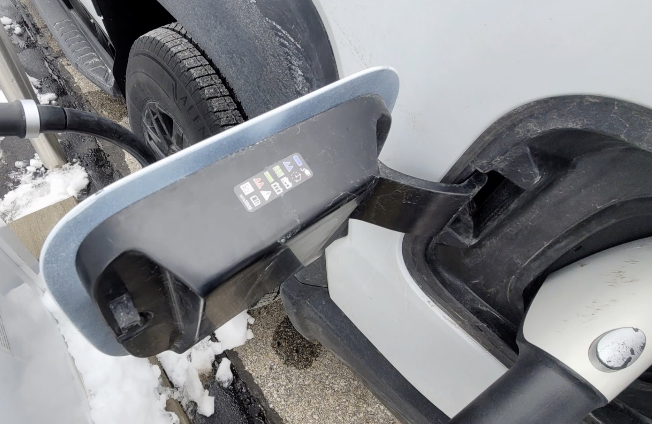 Silverado EV prototype spotted 28.jpg