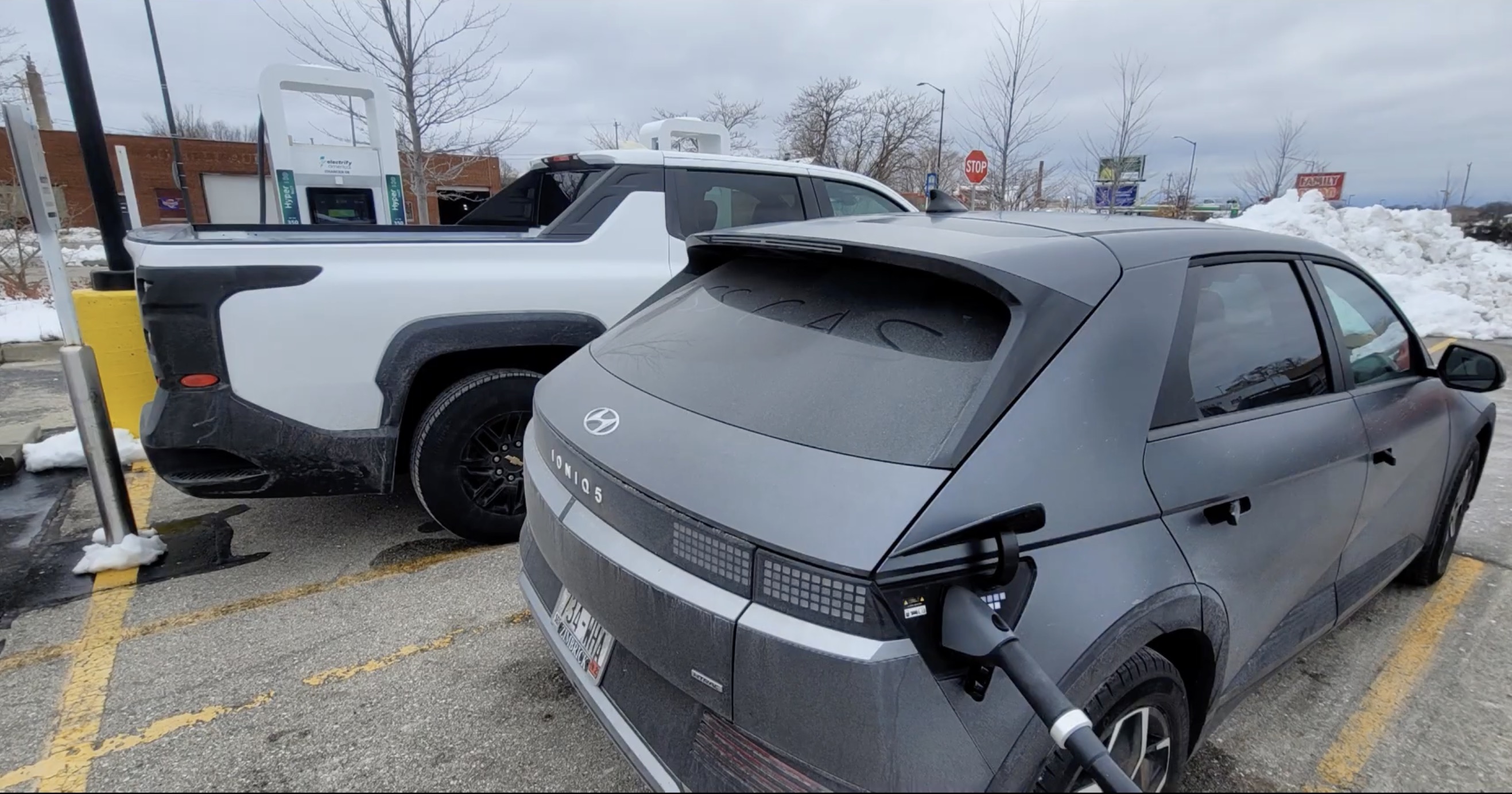 Silverado EV prototype spotted 7.jpg